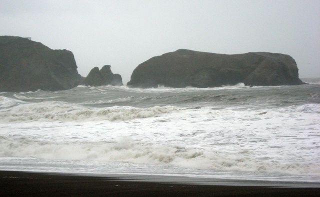 Big swell at Rodeo Beach at high tide