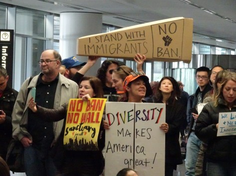 i-stand-with-immigrants-sign-at-sfo-protest-1-29-17-small